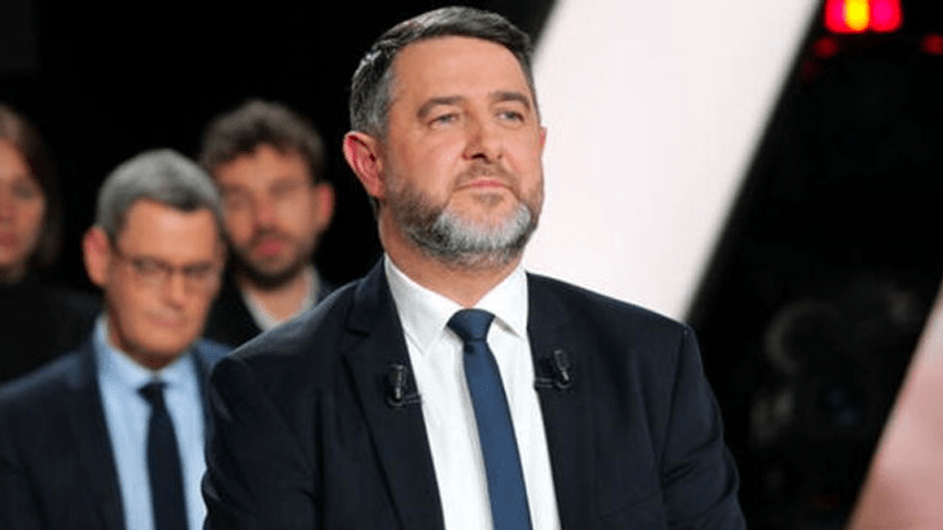 "The greatest technological war in the history of journalism is declared" for Laurent Guimier