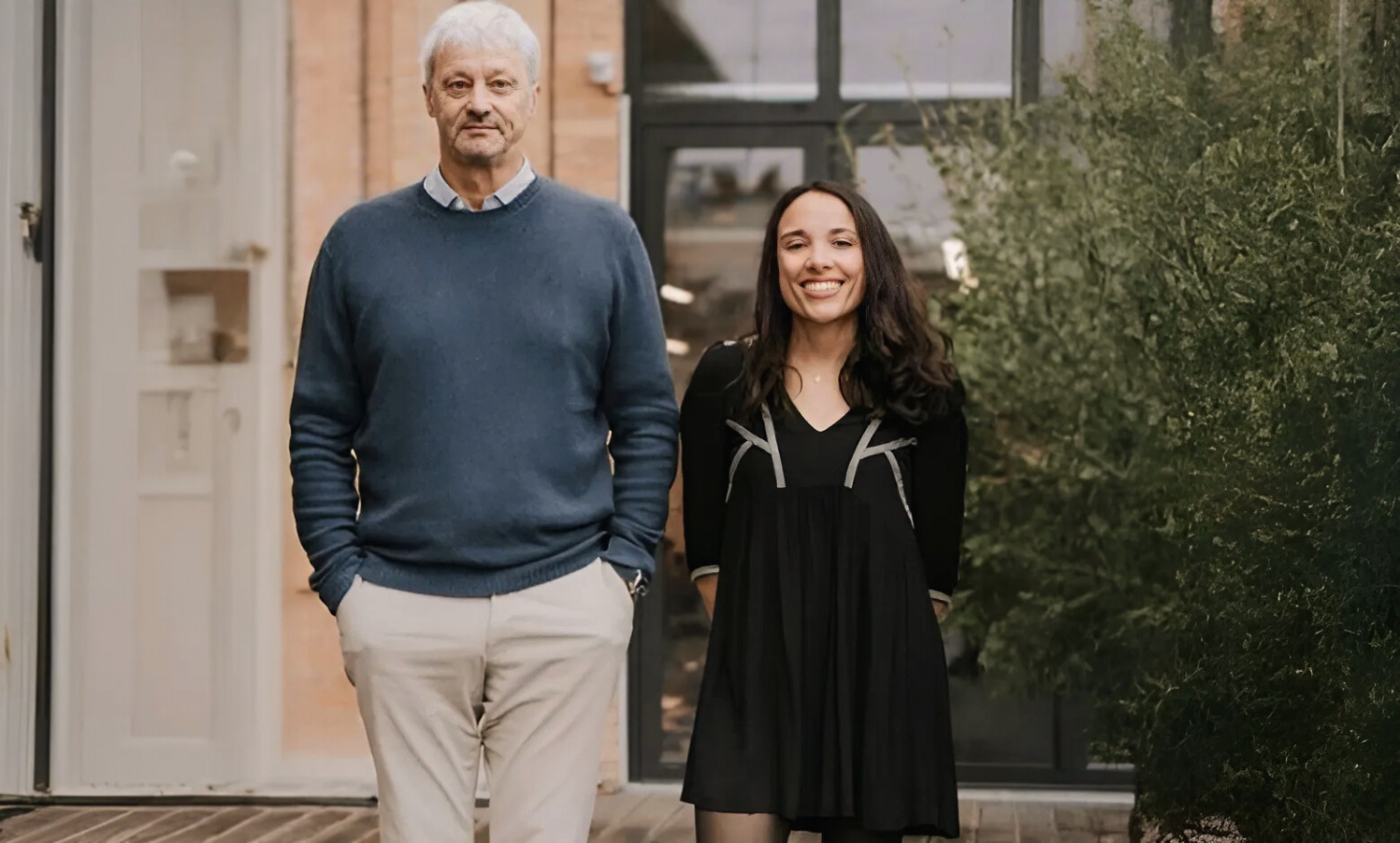 Alexis Renard and Laura Pallier are launching a new startup / Omaj recovery / Facebook is trying to become again… Facebook