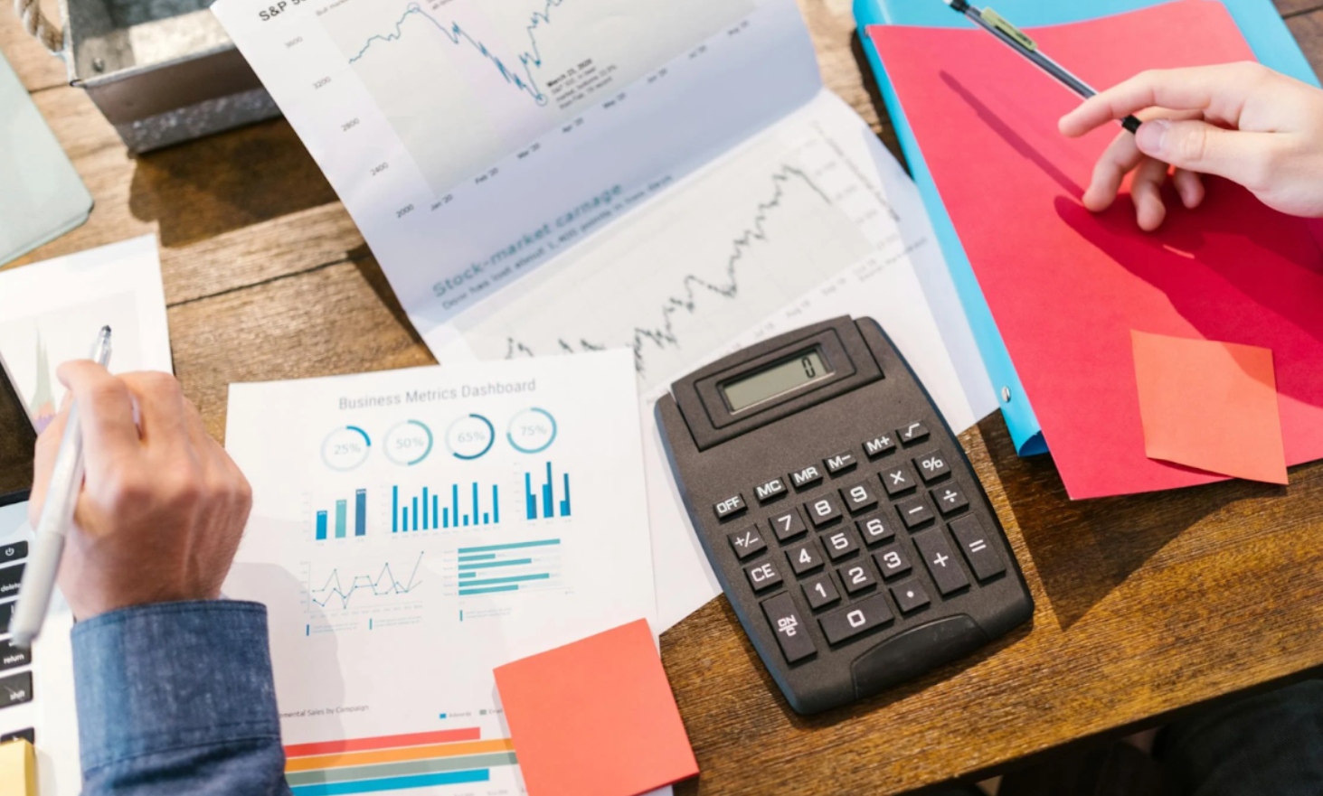 How do fintechs redefine the financing of very small businesses and SMEs?