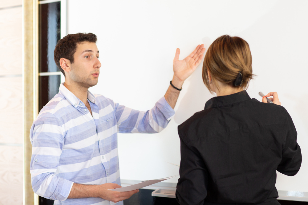 Organize internal oratories on positions contrary to those of the company