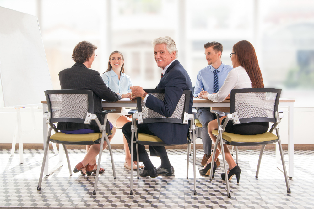 Organize meetings where only implicit roles are expressed