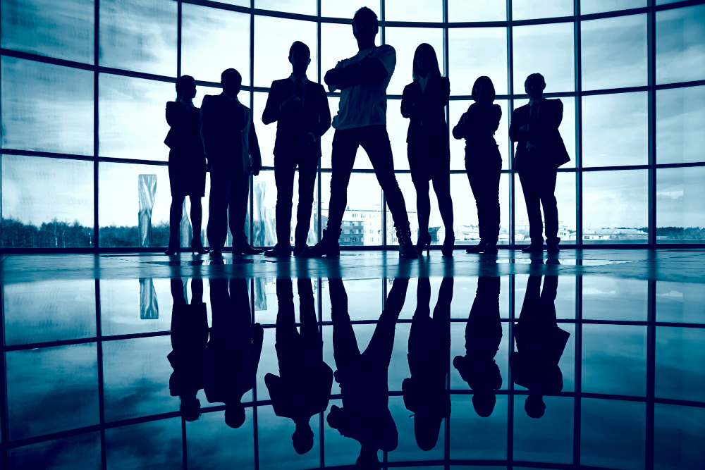 Invisible leadership: how to score deeply without being at the center?
