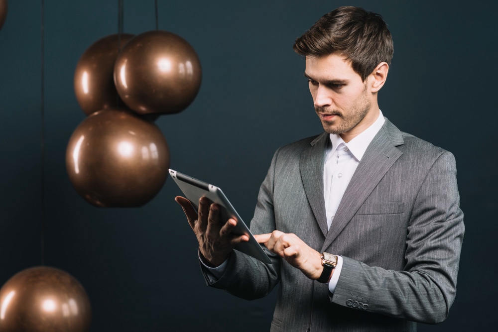 The Project Manager: an augmented conductor in the age of AI