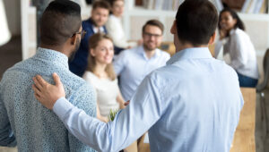 Knowing how to react to the arrival of a new employee