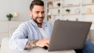 Should the entrepreneur take inspiration from regulated sectors to make better decisions?