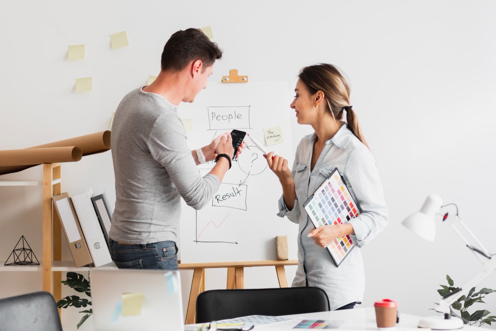 How to bring your young business out of anonymity in 2026: the practical guide