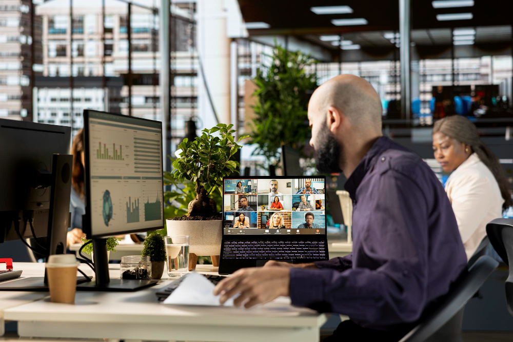 Remote corporate culture: the guide to building lasting cohesion