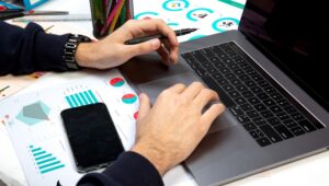 Boost your cash flow without raising funds: the art of modern bootstrapping